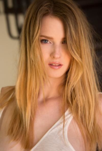 Молоденькая модель Ashley Lane